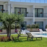 Apartament Ella *